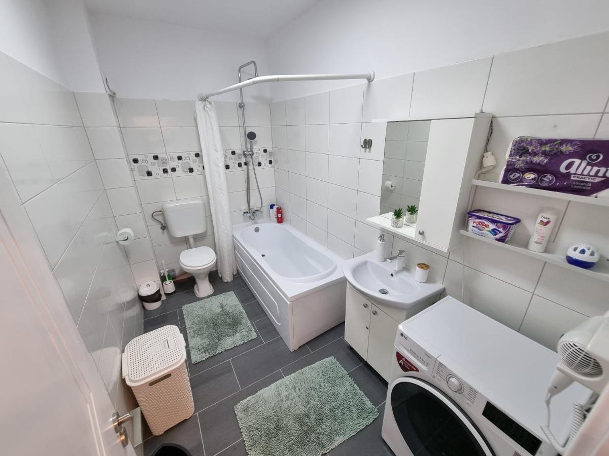 25 Luxury Apartament Бухарест Екстер'єр фото