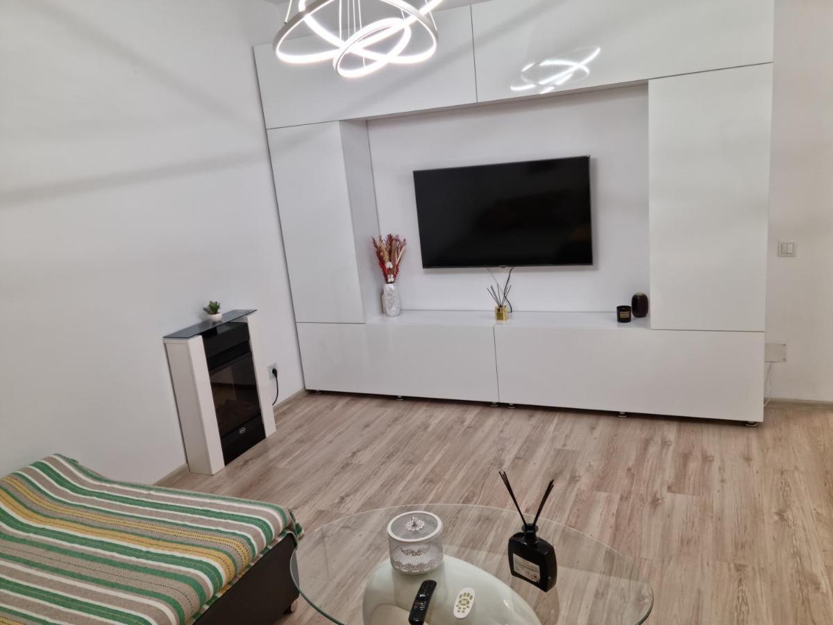 25 Luxury Apartament Бухарест Екстер'єр фото