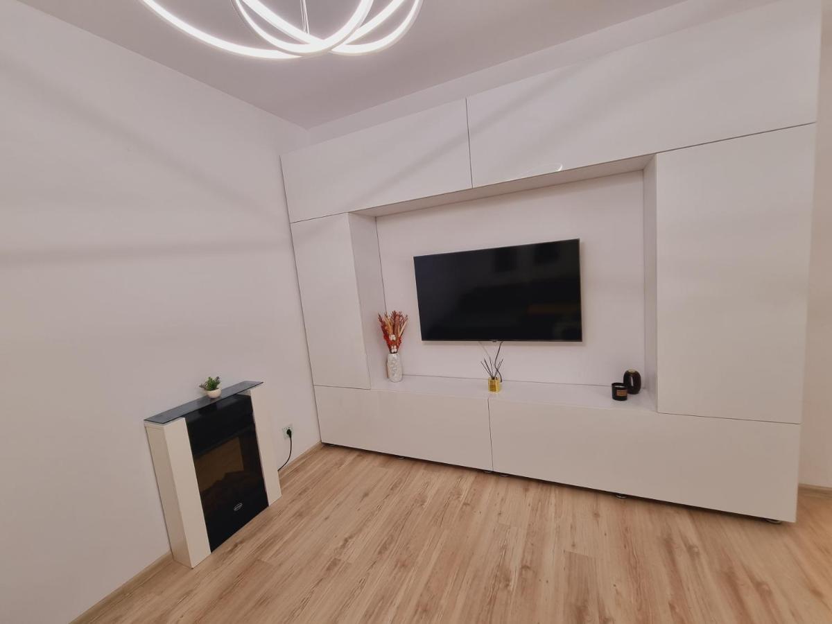 25 Luxury Apartament Бухарест Екстер'єр фото